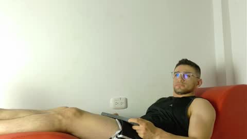 Snapshot of daniel_ova chatting on 12-16-25, 11:26 Sexy Dani online show from 12-16-25, 11:26