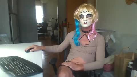 Snapshot of daniela69i chatting on 12-19-24, 10:24 newcumer online show from 12-19-24, 10:24