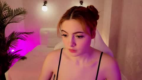 Daniela online show from 11-20-25, 01:22