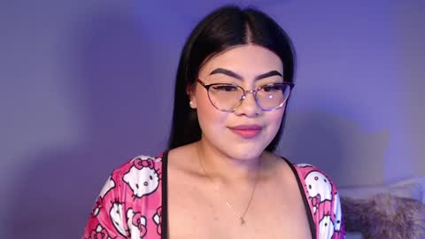 Snapshot of daniela_valencia chatting on 01-16-25, 06:37 Lucia online show from 01-16-25, 06:37