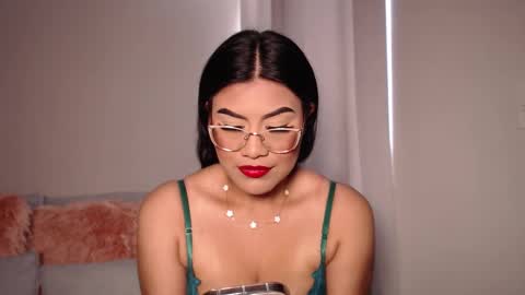 Snapshot of daniela_valencia chatting on 11-18-25, 06:34 Lucia online show from 11-18-25, 06:34