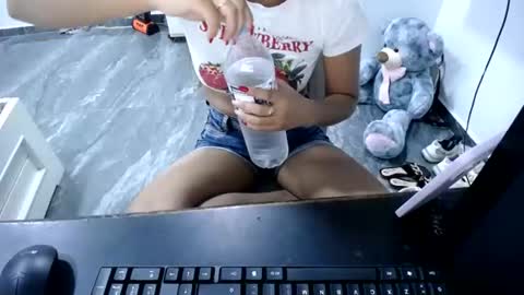Snapshot of danielaa_foxx chatting on 06-30-26, 08:43 danielaa_foxx online show from 06-30-26, 08:43