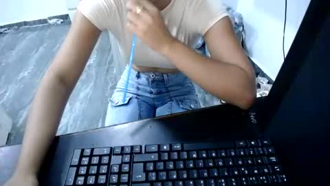 Snapshot of danielaa_foxx chatting on 07-01-26, 11:15 danielaa_foxx online show from 07-01-26, 11:15