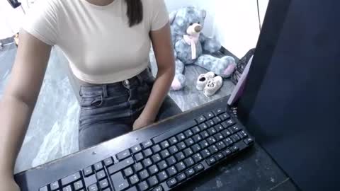 Snapshot of danielaa_foxx chatting on 07-23-26, 01:58 danielaa_foxx online show from 07-23-26, 01:58