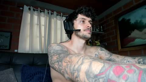 Snapshot of daniele_bunny chatting on 01-15-25, 06:51 Daniele Bunny online show from 01-15-25, 06:51