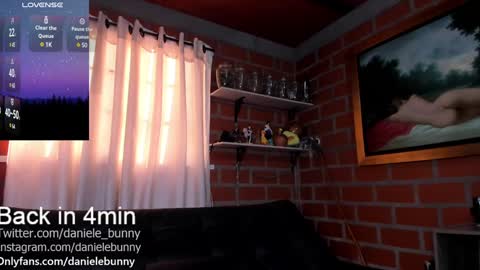 Snapshot of daniele_bunny chatting on 01-21-25, 09:46 Daniele Bunny online show from 01-21-25, 09:46