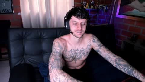 Snapshot of daniele_bunny chatting on 01-28-25, 06:49 Daniele Bunny online show from 01-28-25, 06:49