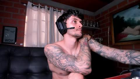 Snapshot of daniele_bunny chatting on 02-19-25, 08:41 Daniele Bunny online show from 02-19-25, 08:41