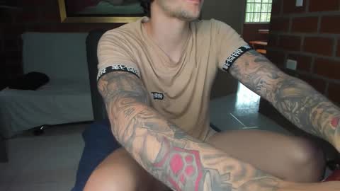 Snapshot of daniele_bunny chatting on 09-27-25, 05:29 Daniele Bunny online show from 09-27-25, 05:29