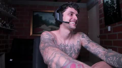 Snapshot of daniele_bunny chatting on 10-15-25, 04:51 Daniele Bunny online show from 10-15-25, 04:51
