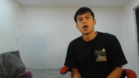 Snapshot of danielitopapii chatting on 10-23-25, 01:10 danielitopapii online show from 10-23-25, 01:10