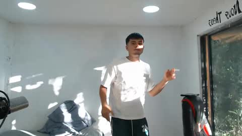 Snapshot of danielitopapii chatting on 10-28-25, 10:01 danielitopapii online show from 10-28-25, 10:01