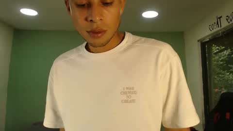 Snapshot of danielitopapii chatting on 12-13-25, 08:25 danielitopapii online show from 12-13-25, 08:25