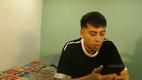 Snapshot of danielitopapii chatting on 12-16-25, 01:10 danielitopapii online show from 12-16-25, 01:10