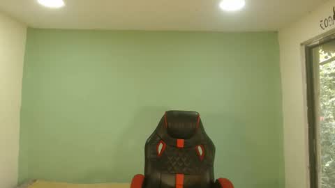 Snapshot of danielitopapii chatting on 12-18-25, 04:46 danielitopapii online show from 12-18-25, 04:46