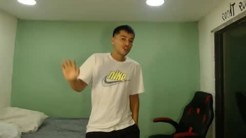 Snapshot of danielitopapii chatting on 02-06-26, 11:24 danielitopapii online show from 02-06-26, 11:24