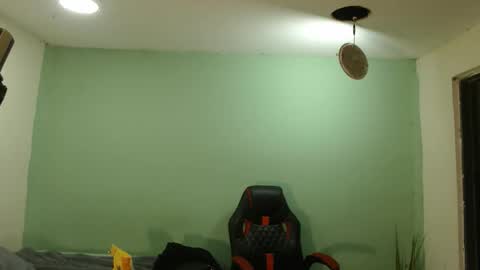 Snapshot of danielitopapii chatting on 02-17-26, 02:41 danielitopapii online show from 02-17-26, 02:41