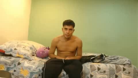Snapshot of danielitopapii chatting on 06-28-26, 04:29 danielitopapii online show from 06-28-26, 04:29