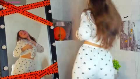 Daniella online show from 11-07-25, 01:16