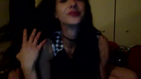 Snapshot of daniellbisous chatting on 11-19-25, 04:23 daniellbisous online show from 11-19-25, 04:23