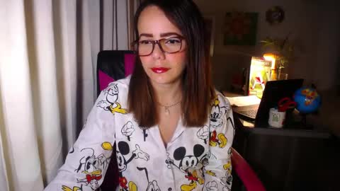 Snapshot of danielle_rose_ chatting on 04-26-26, 04:04 Angie online show from 04-26-26, 04:04