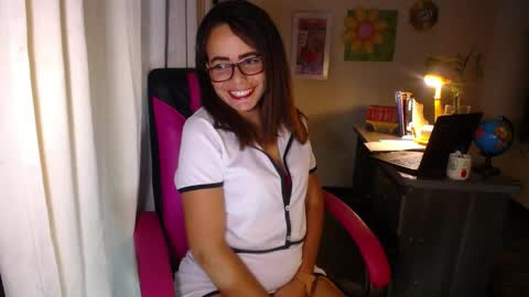Snapshot of danielle_rose_ chatting on 05-23-26, 04:44 Angie online show from 05-23-26, 04:44