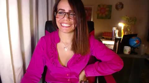 Snapshot of danielle_rose_ chatting on 06-04-26, 05:52 Angie online show from 06-04-26, 05:52