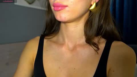 Snapshot of danielle_thomas chatting on 12-03-25, 08:51 Danielle online show from 12-03-25, 08:51