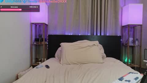 Snapshot of daniellemxxx chatting on 10-21-25, 04:41 daniellemxxx online show from 10-21-25, 04:41