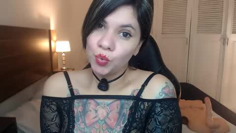 Snapshot of daniellerain chatting on 06-05-26, 10:21 daniellerain online show from 06-05-26, 10:21