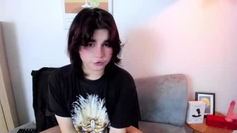 Snapshot of daniellesins2 chatting on 12-15-25, 09:08 Danielle online show from 12-15-25, 09:08