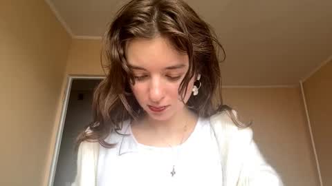 Mia online show from 11-06-25, 07:42