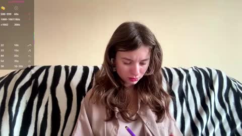 Mia online show from 12-14-25, 07:14