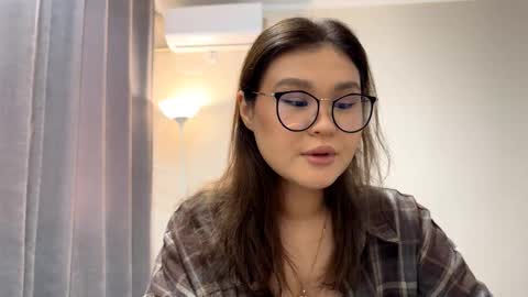 Snapshot of daniellparajon chatting on 11-18-25, 07:24 Luna online show from 11-18-25, 07:24