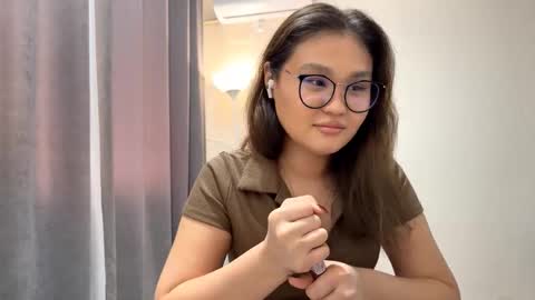 Snapshot of daniellparajon chatting on 11-20-25, 09:09 Luna online show from 11-20-25, 09:09