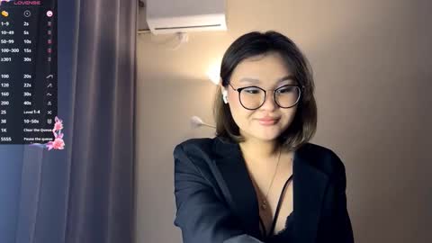 Snapshot of daniellparajon chatting on 12-01-25, 10:26 Luna online show from 12-01-25, 10:26