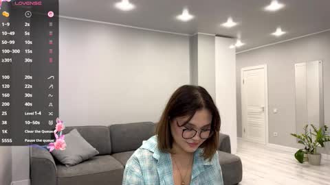 Snapshot of daniellparajon chatting on 12-15-25, 03:16 Luna online show from 12-15-25, 03:16