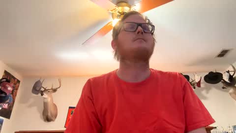 Snapshot of danielp_mod_cb chatting on 03-10-25, 08:34 Daniel y. online show from 03-10-25, 08:34