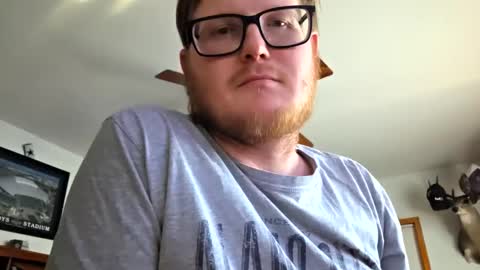 Snapshot of danielp_mod_cb chatting on 11-10-25, 09:58 Daniel y. online show from 11-10-25, 09:58