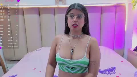 Snapshot of daniilove_ chatting on 06-21-26, 04:04 Danni online show from 06-21-26, 04:04