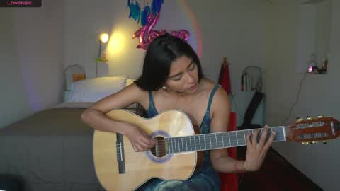 Snapshot of daniisla chatting on 12-24-24, 01:28 danalle .. online show from 12-24-24, 01:28