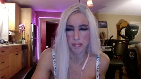 DanikaWhite69 online show from 06-09-26, 12:50