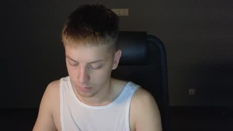 Snapshot of danila_trezzini chatting on 05-17-26, 09:33 danila online show from 05-17-26, 09:33