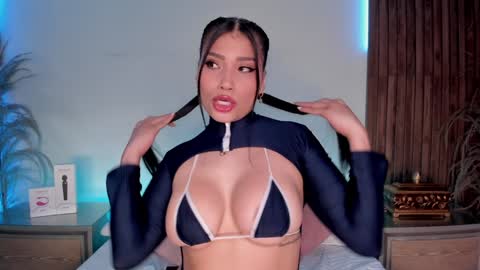 Snapshot of danileon_ chatting on 01-21-25, 08:32 Dani Leon online show from 01-21-25, 08:32