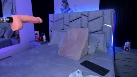 Dani Phonenix online show from 01-18-25, 08:19