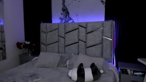 Dani Phonenix online show from 09-22-25, 02:19