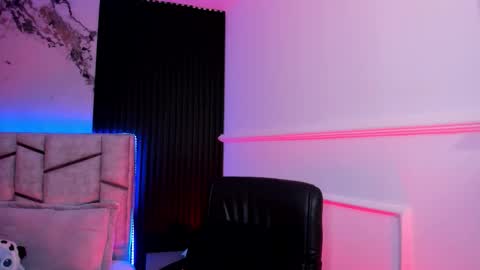 Dani Phonenix online show from 10-27-25, 07:18