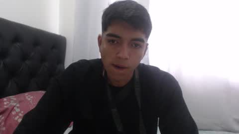 Snapshot of danivoyeur21 chatting on 04-23-26, 08:22 daniel segura online show from 04-23-26, 08:22