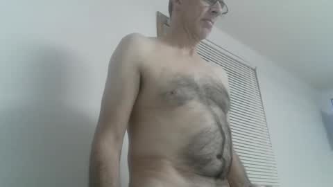 Snapshot of danl20012001 chatting on 10-21-25, 02:34 danl20012001 online show from 10-21-25, 02:34