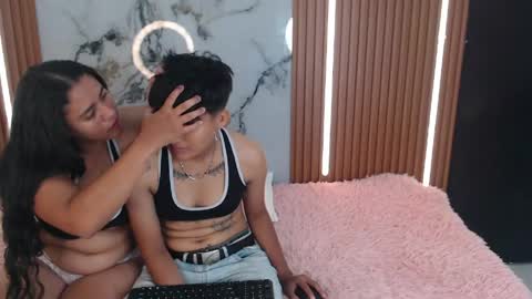 Danniela y Victoria online show from 04-15-26, 08:42